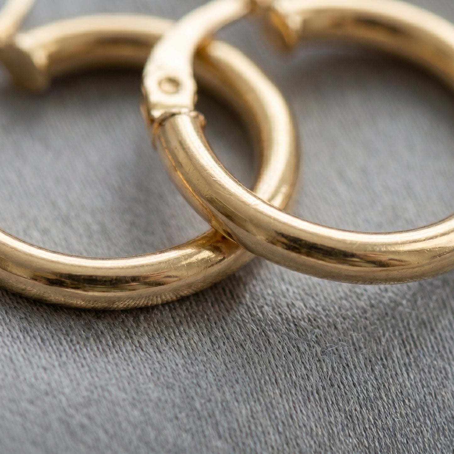 18K Gold High-Polish Mini Hoop Earrings